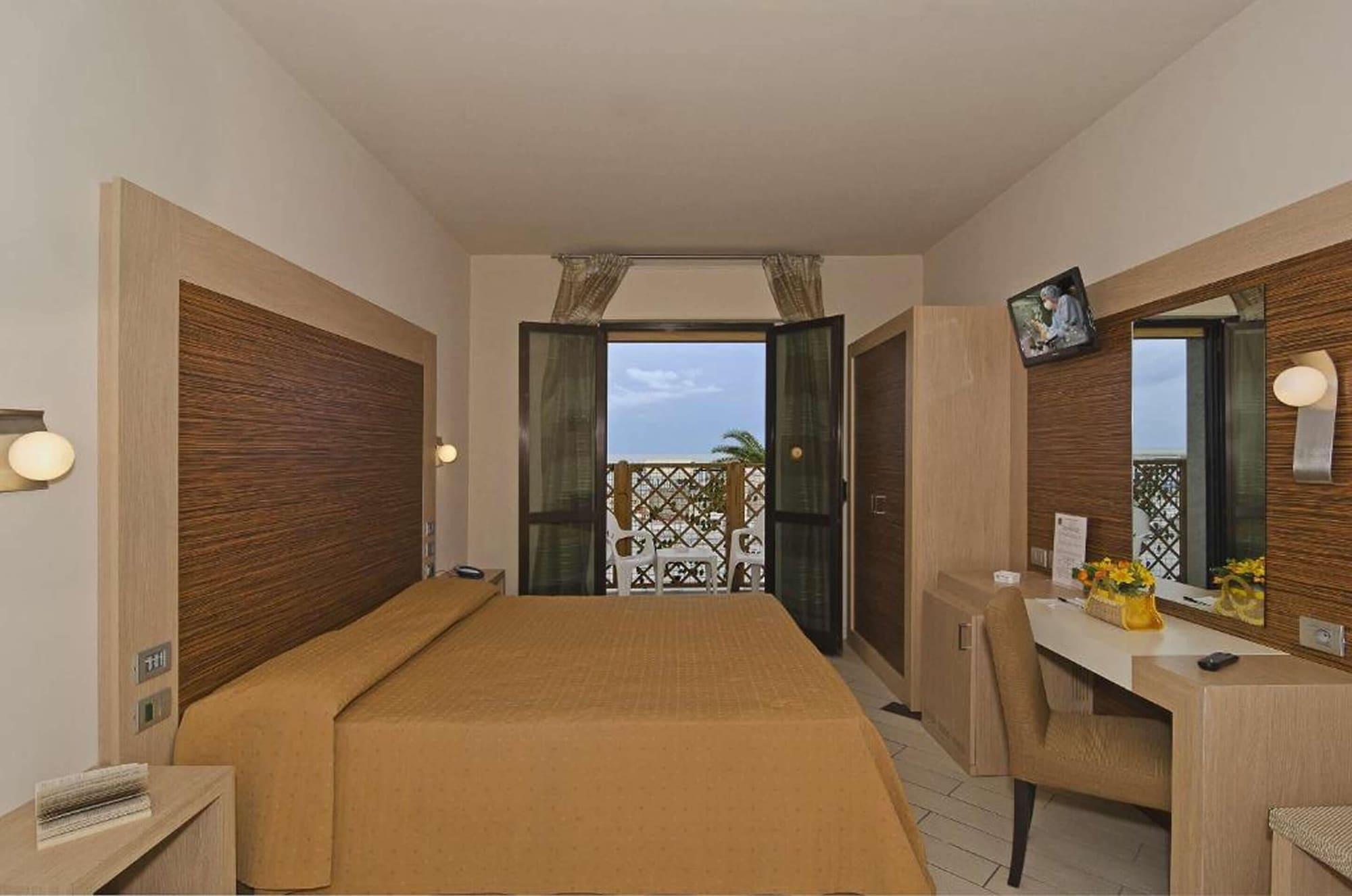 וירג'יו Hotel Eden מראה חיצוני תמונה