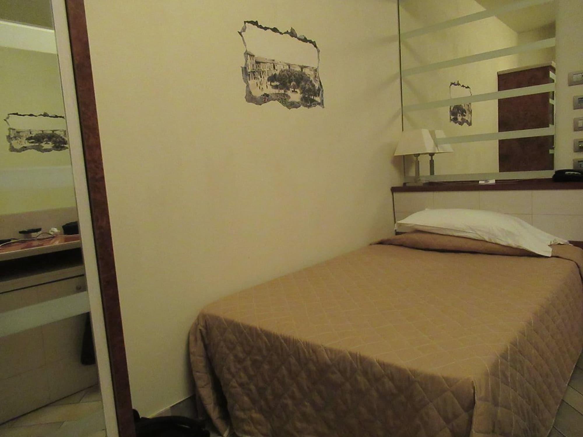 וירג'יו Hotel Eden מראה חיצוני תמונה