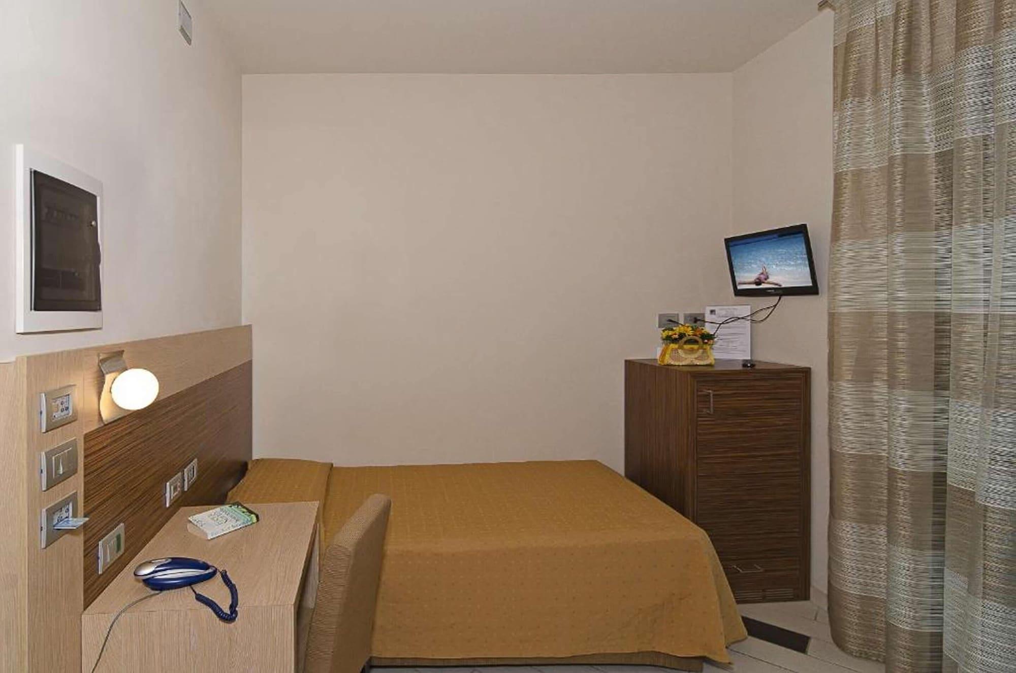 וירג'יו Hotel Eden מראה חיצוני תמונה