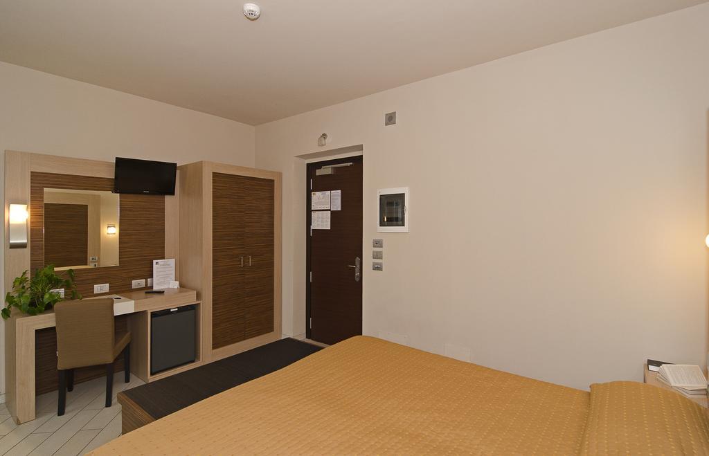 וירג'יו Hotel Eden מראה חיצוני תמונה